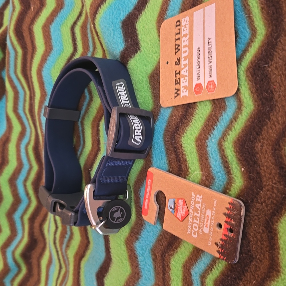 Arcadia Trail, Size Medium 13-20", Never Used, Waterproof Dog Collar, Navy Blue